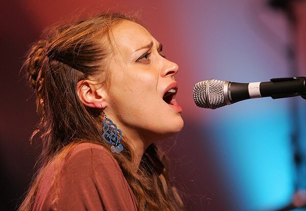 Fiona Apple saat Live Concert di Chicago di tahun 2012